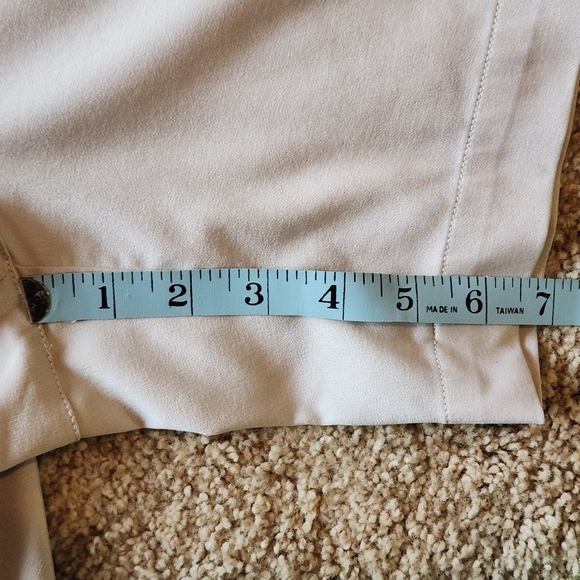 Lady Hagen golf shorts Size 14 Color light khaki - Picture 4 of 13